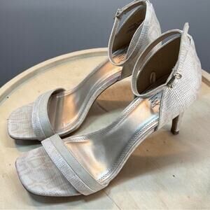 UEC Impo Tatum Cream and Tan Snake Skin Print Heels Sandal SZ 8.5
